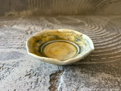 【京都】ヤマカワ　ミユキ　　ひらひら豆皿　鴨川の鷲　42