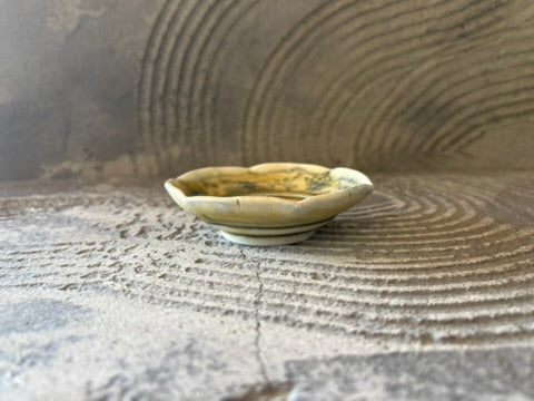 【京都】ヤマカワ　ミユキ　　ひらひら豆皿　鴨川の鷲　42