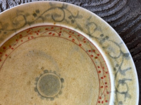 【京都】ヤマカワ　ミユキ　　6寸リム皿　呉須赤絵唐草紋　32