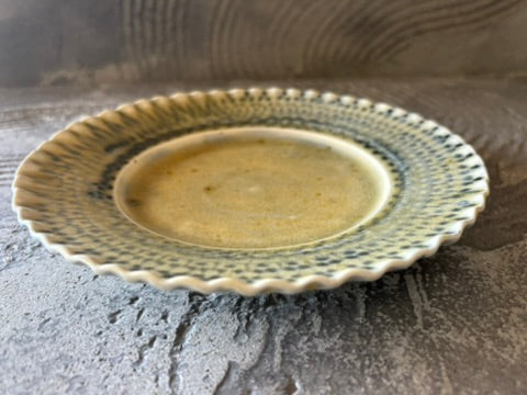 【京都】ヤマカワ　ミユキ　　6寸ひらひらリム皿　染付オヤ柄　24