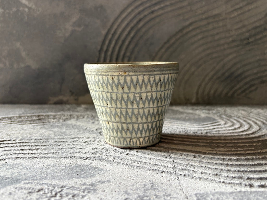 LION POTTERY – UTSUWA HIYORI