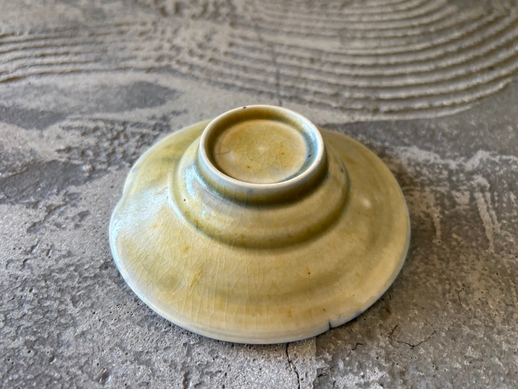 【京都】ヤマカワ　ミユキ　　3寸輪花台皿　色絵つぼみ　9