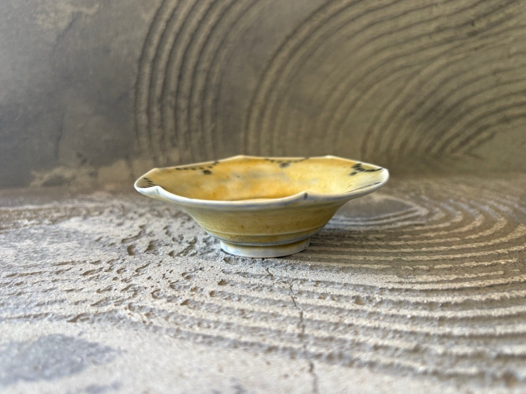 【京都】ヤマカワ　ミユキ　　3寸輪花台皿　染付絞紋　7