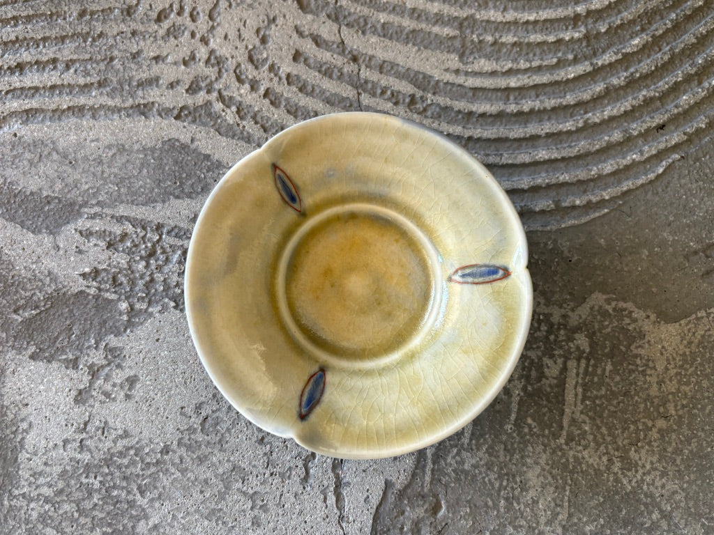 【京都】ヤマカワ　ミユキ　　3寸輪花台皿　色絵つぼみ　10