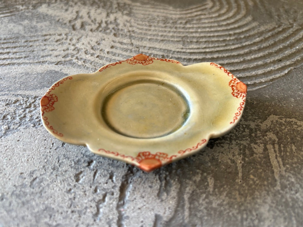 【京都】ヤマカワ　ミユキ　　木瓜皿　赤絵華紋　84