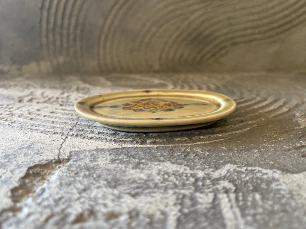 【京都】ヤマカワ　ミユキ　　楕円皿小　色絵花の束　79