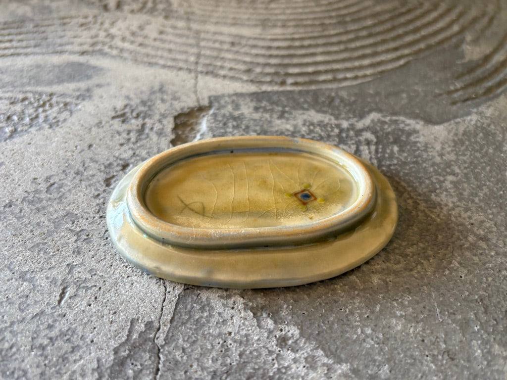 【京都】ヤマカワ　ミユキ　　楕円皿小　色絵花の束　77