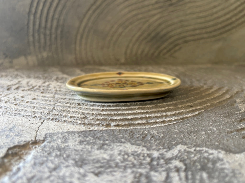 【京都】ヤマカワ　ミユキ　　楕円皿小　色絵花の束　80