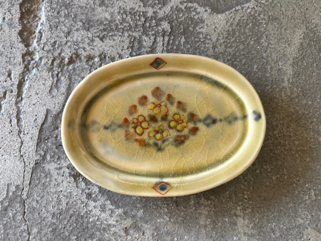 【京都】ヤマカワ　ミユキ　　楕円皿小　色絵花の束　80