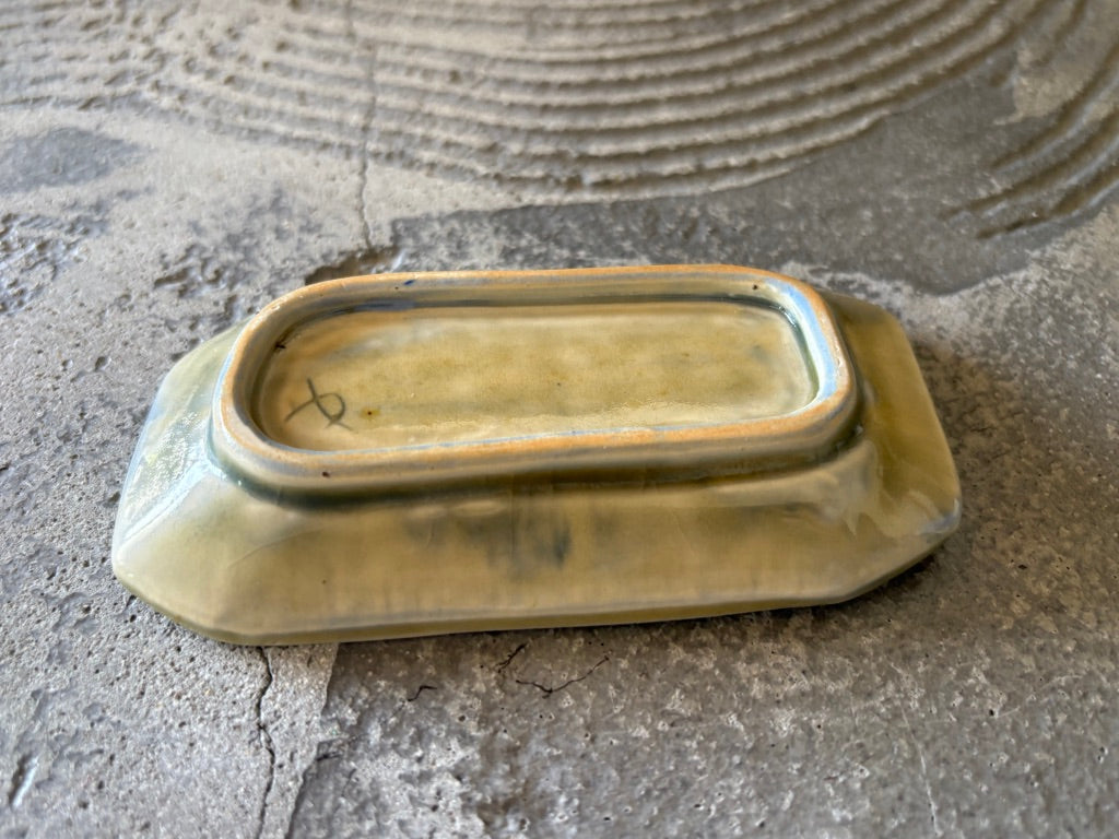 【京都】ヤマカワ　ミユキ　　角皿小　色絵龍紋　76