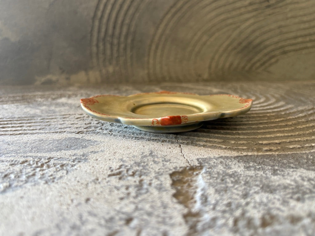 【京都】ヤマカワ　ミユキ　　木瓜皿　赤絵華紋　81