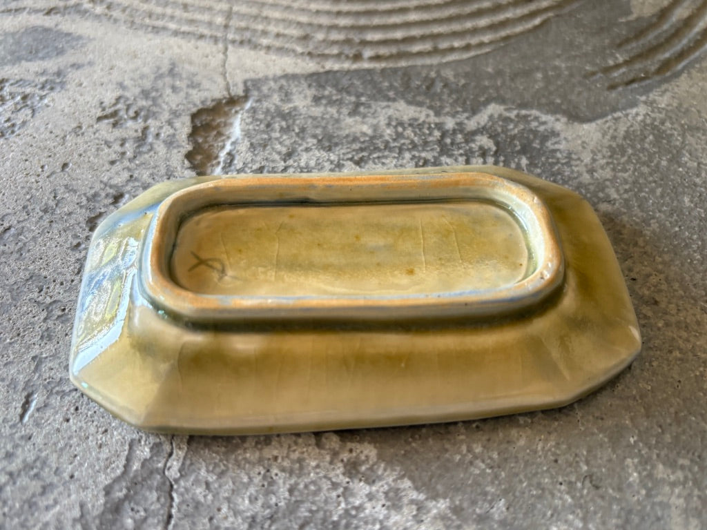 【京都】ヤマカワ　ミユキ　　角皿小　色絵華紋　71