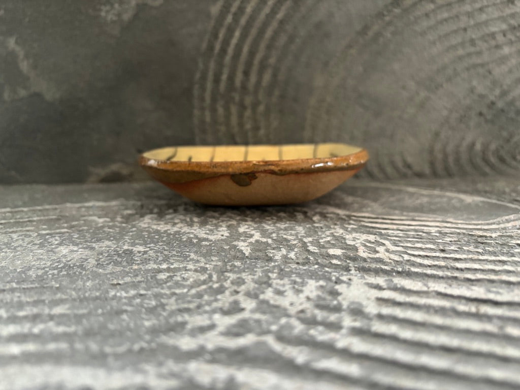 juro pottery【静岡】齊藤十郎　スリップウェア　角豆皿17