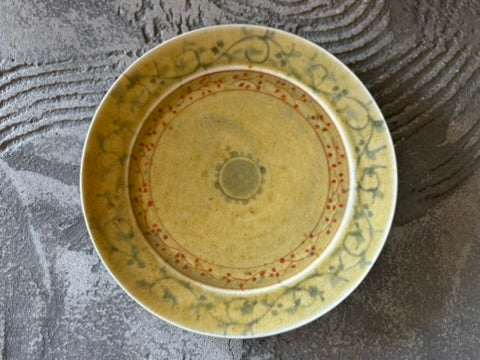 【京都】ヤマカワ　ミユキ　　6寸リム皿　呉須赤絵唐草紋　32