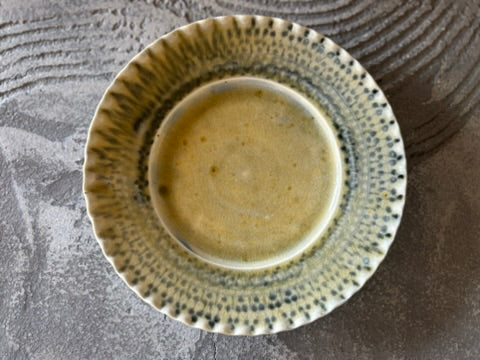 【京都】ヤマカワ　ミユキ　　6寸ひらひらリム皿　染付オヤ柄　24